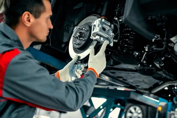 Nissan bir hamlesinden daha vazgeçti