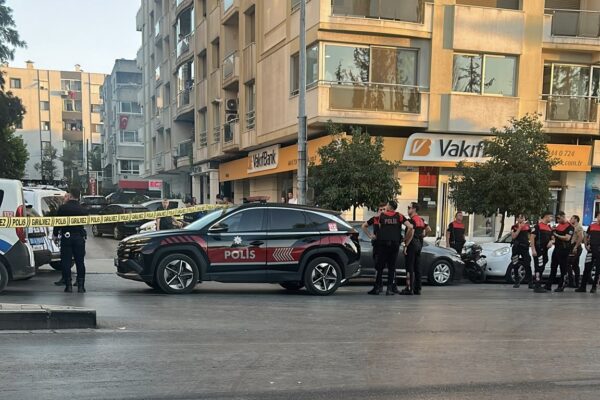 İzmir’de Bankada Rehin Olayı Üzerine Emniyetimiz Derhal Harekete Geçti